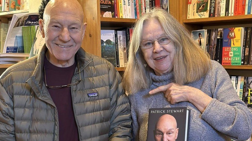 Sir Patrick Stewart and Merle Esson at The Woodstock Bookshop
