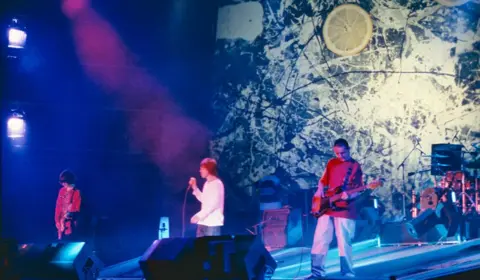 80s Casuals/Mead The Stone Roses on stage at Spike Island