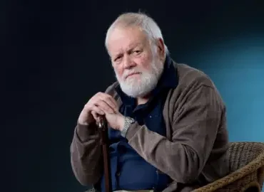 Michael Longley: The poet whose work ranged from nature to civil strife