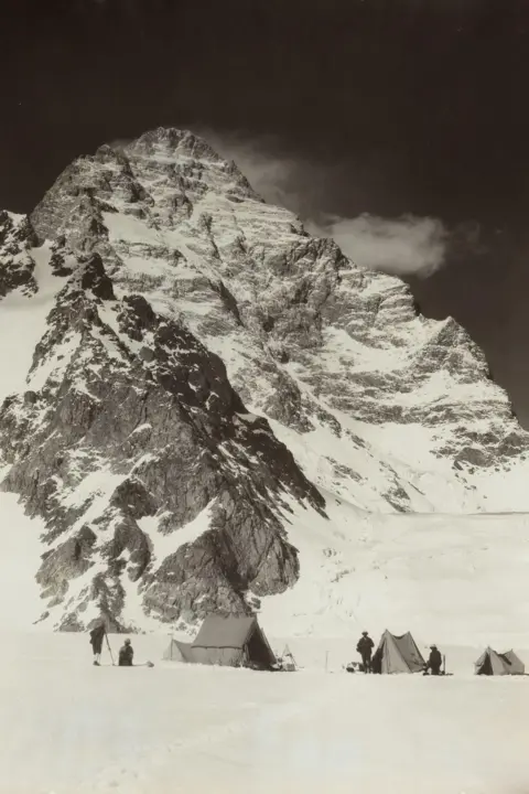 DAG K2 from the West (Western Wall of Savoia Glacier)