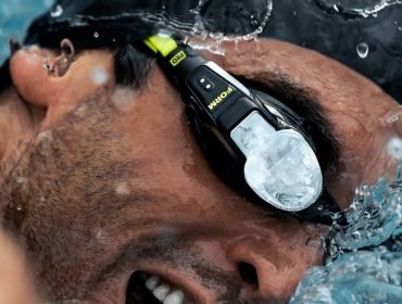 Form Smart Swim 2 Pro Swaps Out the Plastic Lenses for Gorilla Glass 3