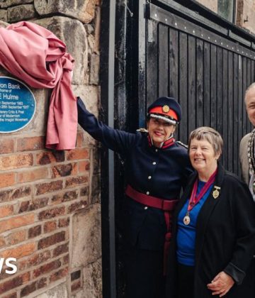 Blue plaque honours poet and soldier from Endon