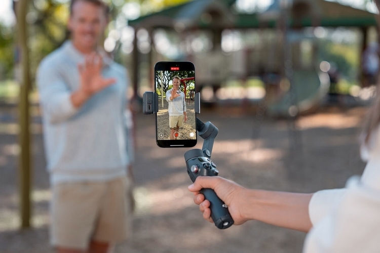 DJI Osmo Mobile 8 Gets Continuous 360-Degree Panning. Apple DockKit Support, and More